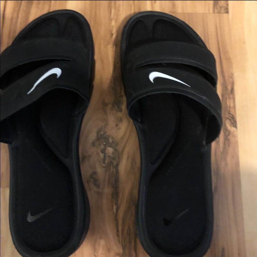 Women Nike slides